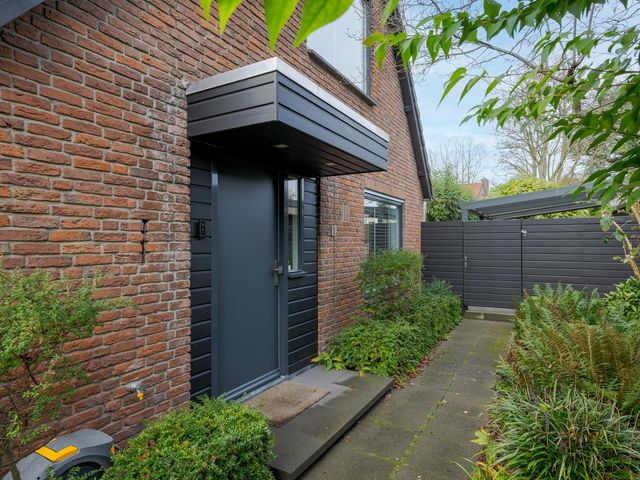 Prins Bernhardlaan 155, Voorschoten