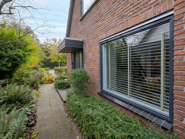 Prins Bernhardlaan 155, Voorschoten