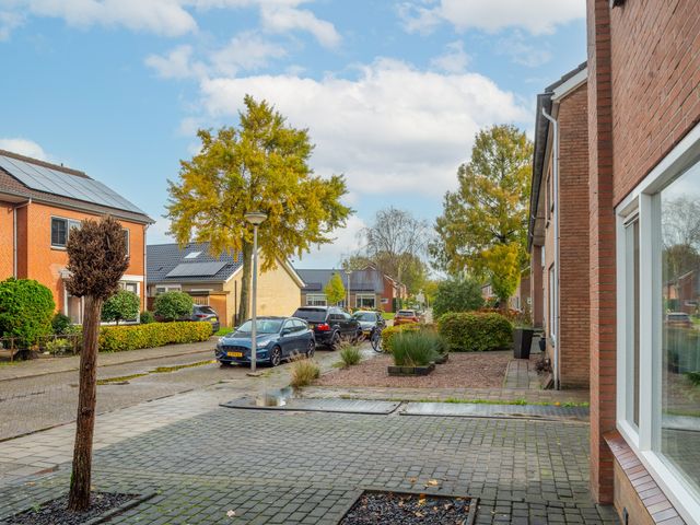 Asterstraat 8, Wierden