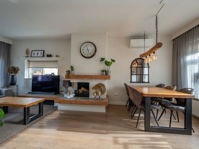 Asterstraat 8, Wierden