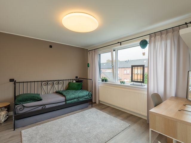 Asterstraat 8, Wierden