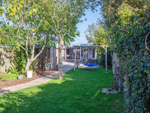 Schilderend 87, Den Burg