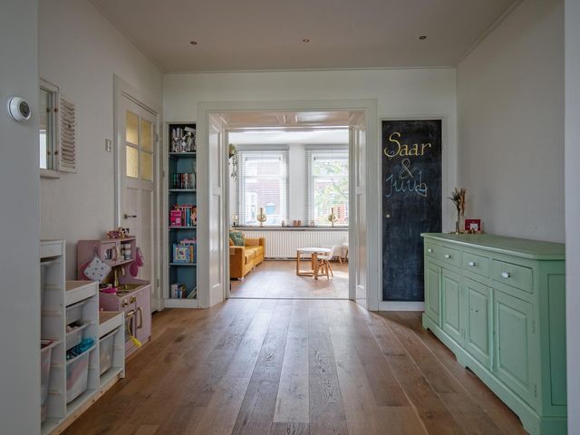 Schilderend 87, Den Burg