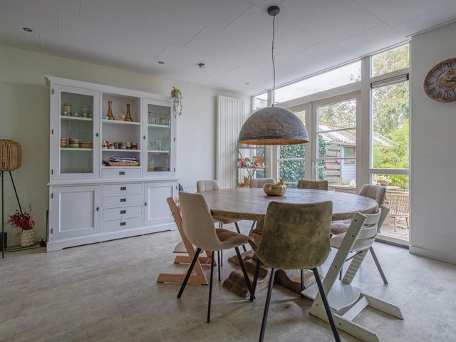 Schilderend 87, Den Burg