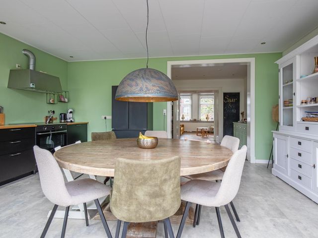 Schilderend 87, Den Burg