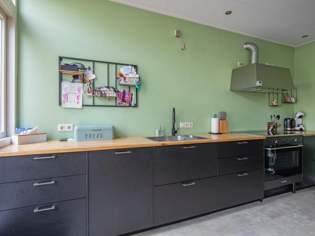 Schilderend 87, Den Burg