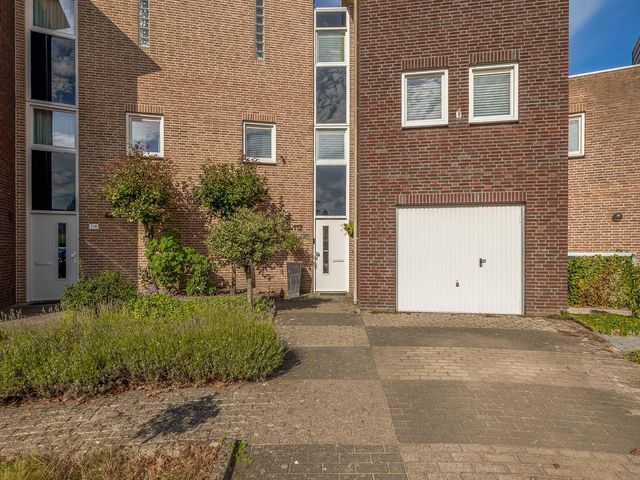 Watermunt 112, Tegelen