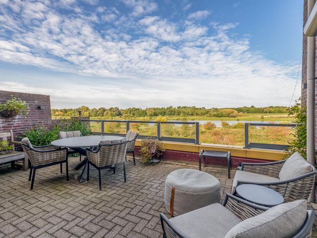 Watermunt 112, Tegelen