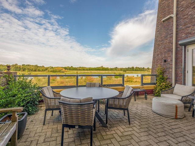 Watermunt 112, Tegelen