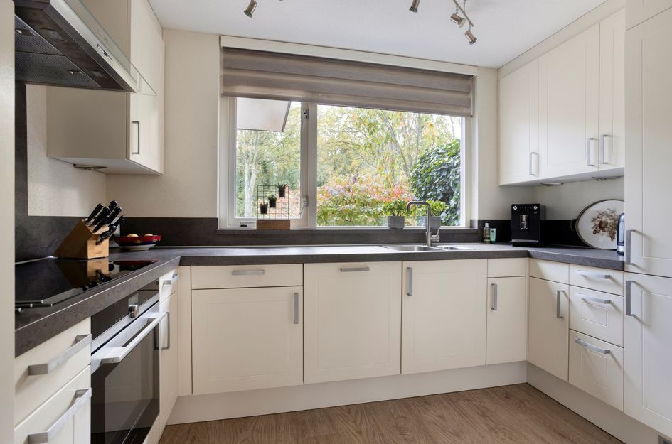 Dirk Van Den Burgweg 103