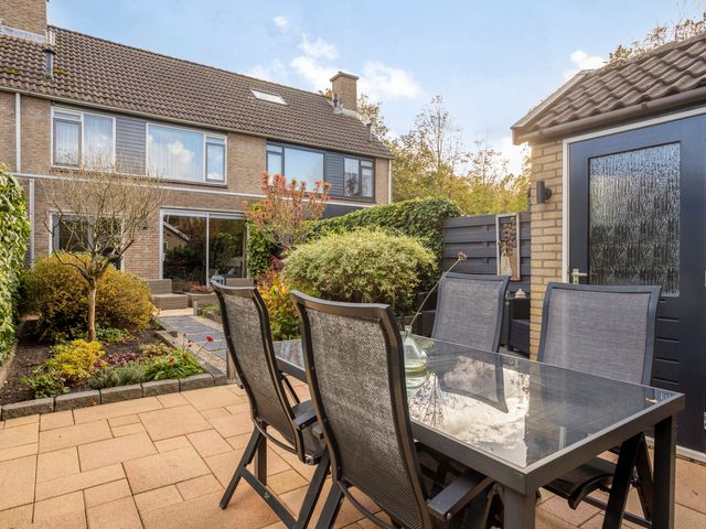 Dirk Van Den Burgweg 103, Hoek Van Holland