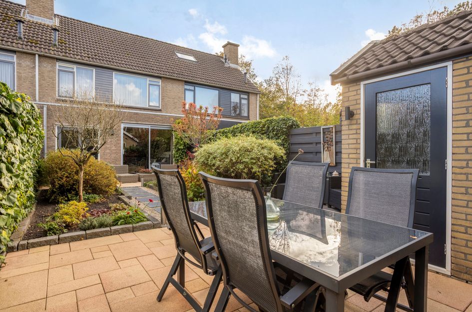 Dirk Van Den Burgweg 103