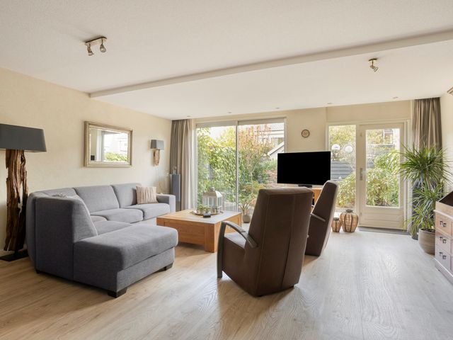 Dirk Van Den Burgweg 103, Hoek Van Holland