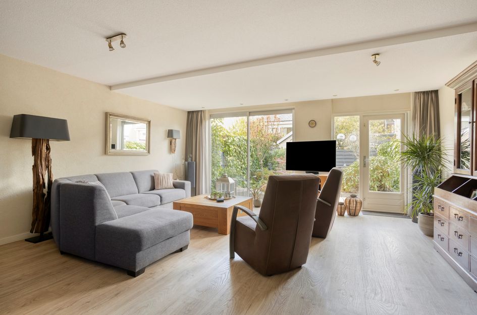 Dirk Van Den Burgweg 103