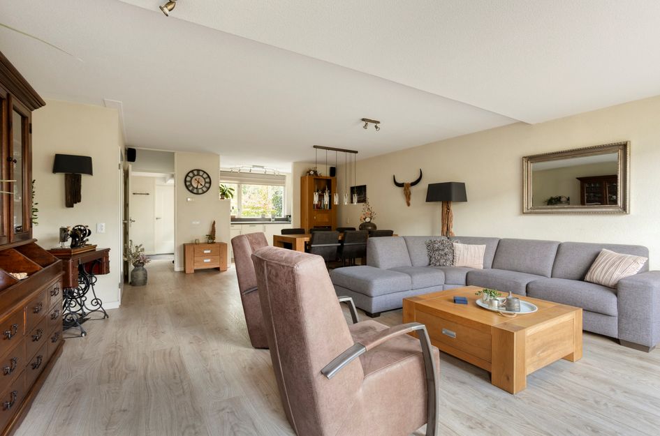 Dirk Van Den Burgweg 103