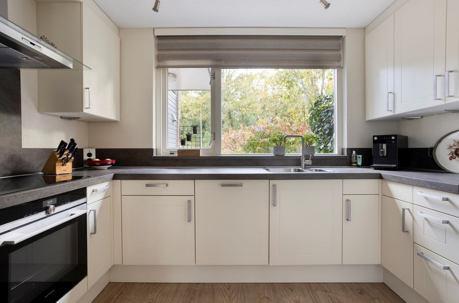 Dirk Van Den Burgweg 103