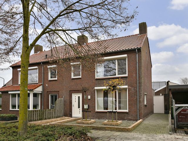 Lindenstraat 53, Hapert