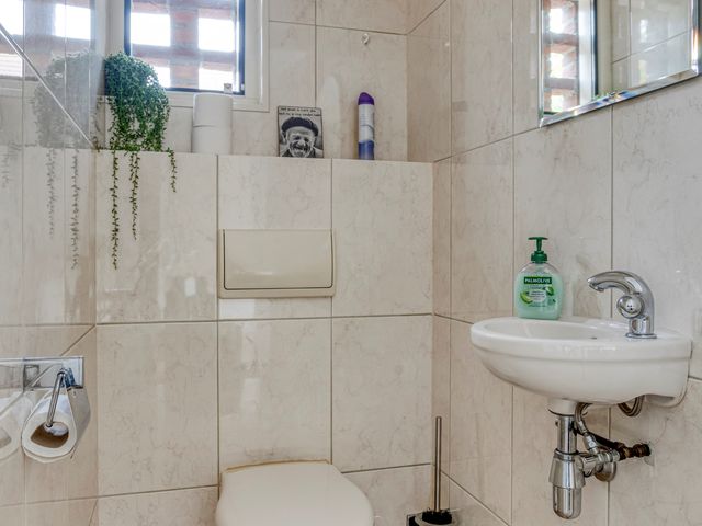 Donkershoekstraat 8, Hoedekenskerke