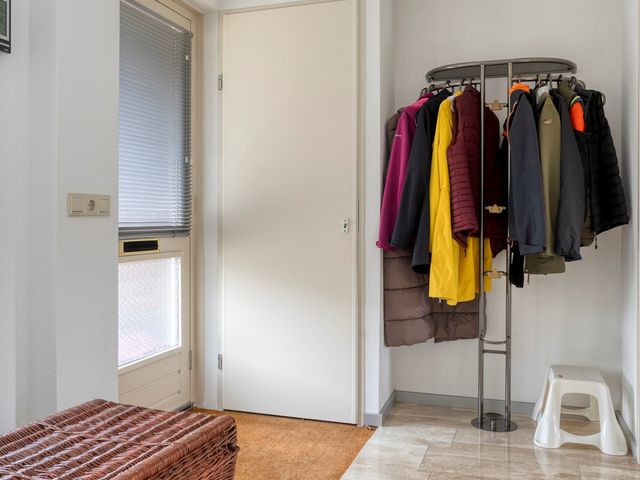 Donkershoekstraat 8, Hoedekenskerke