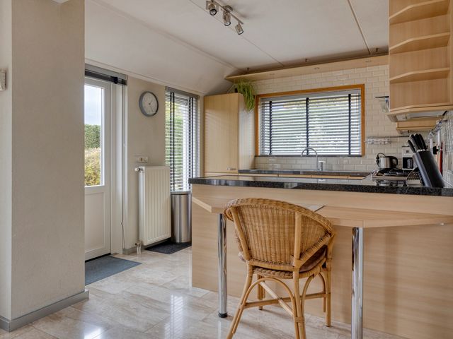 Donkershoekstraat 8, Hoedekenskerke