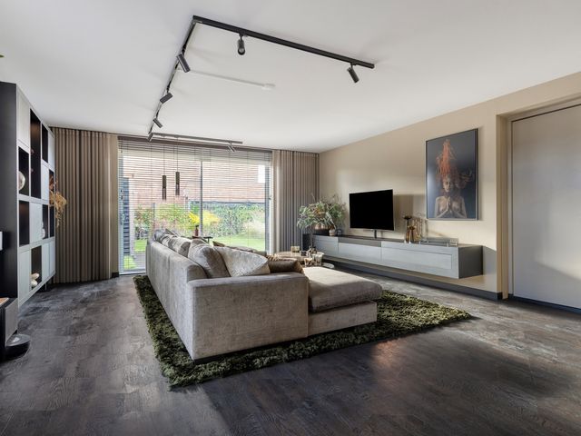 Veldwachter 2, Hendrik-Ido-Ambacht