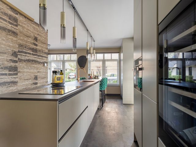 Veldwachter 2, Hendrik-Ido-Ambacht