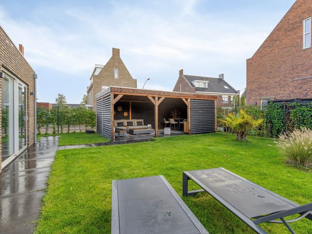 Veldwachter 2, Hendrik-Ido-Ambacht