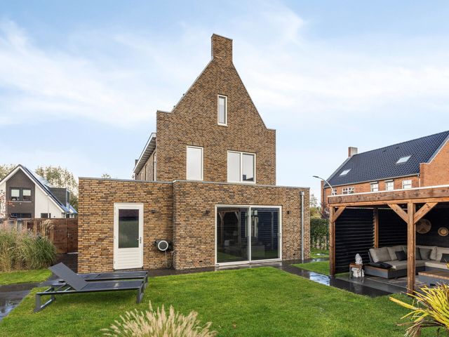 Veldwachter 2, Hendrik-Ido-Ambacht