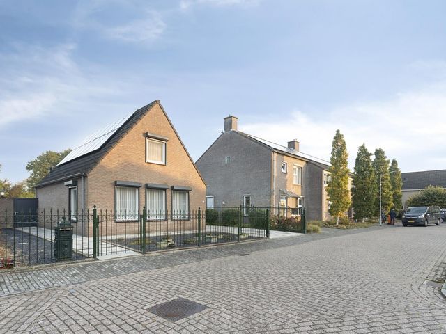 Inghelosenberghe 30, Sint Jansteen