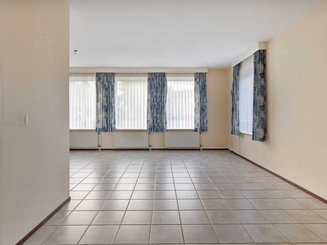 Inghelosenberghe 30, Sint Jansteen