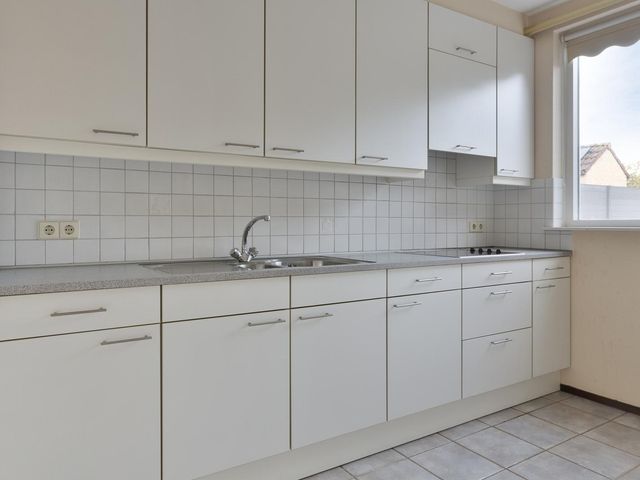 Inghelosenberghe 30, Sint Jansteen