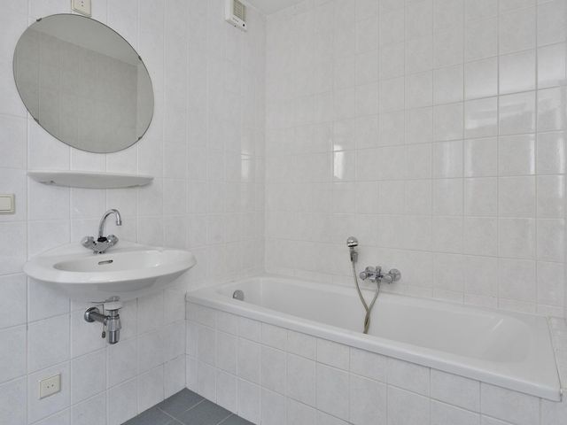 Inghelosenberghe 30, Sint Jansteen