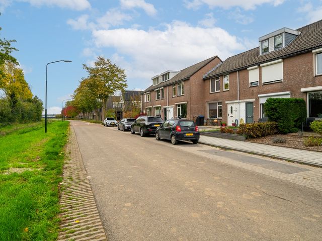 Middelvaart 34, Woudrichem