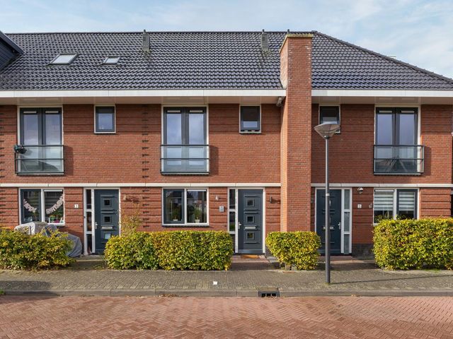 Adriaan Anthoniszstraat 4, Zwaag