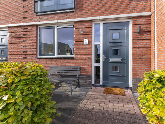 Adriaan Anthoniszstraat 4, Zwaag