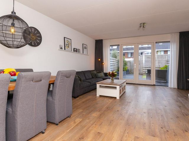 Adriaan Anthoniszstraat 4, Zwaag