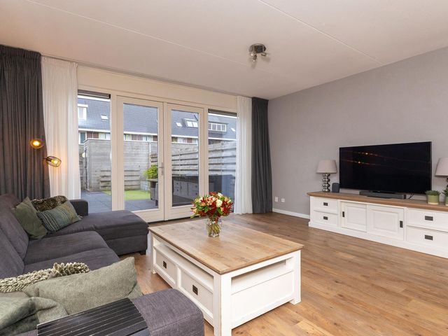 Adriaan Anthoniszstraat 4, Zwaag