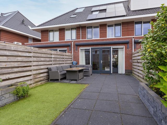 Adriaan Anthoniszstraat 4, Zwaag