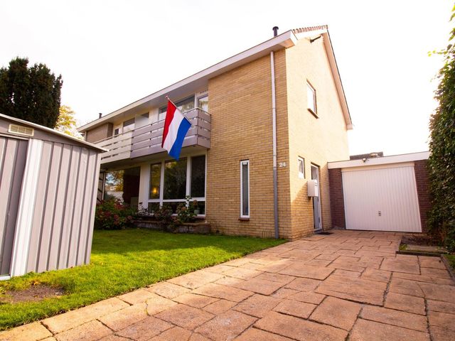 Hertog Albrechtstraat 24, Bovenkarspel