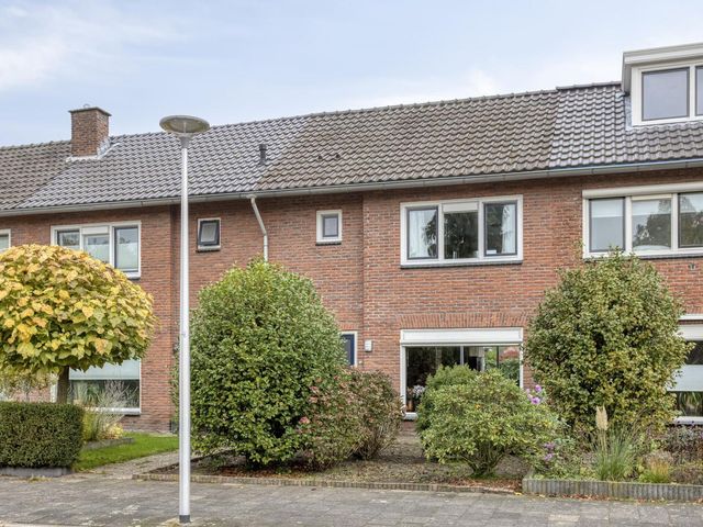 J.H. Nieuwenhuisstraat 53, Oldenzaal