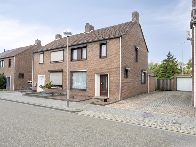 Achter de Hoven 78, Buchten