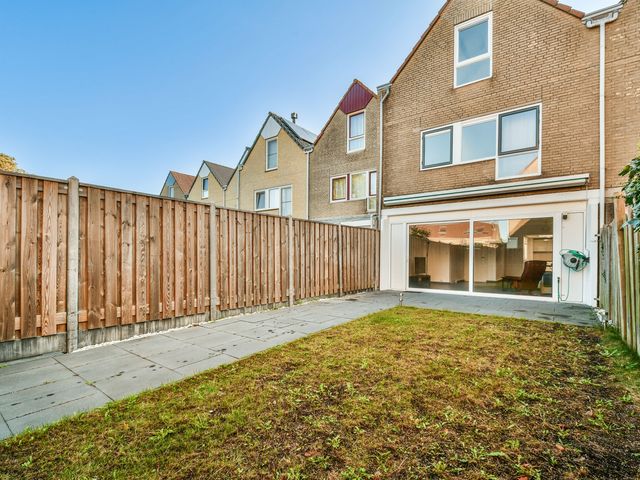 Karveel 46 68, Lelystad