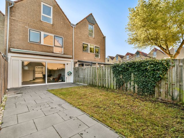 Karveel 46 68, Lelystad