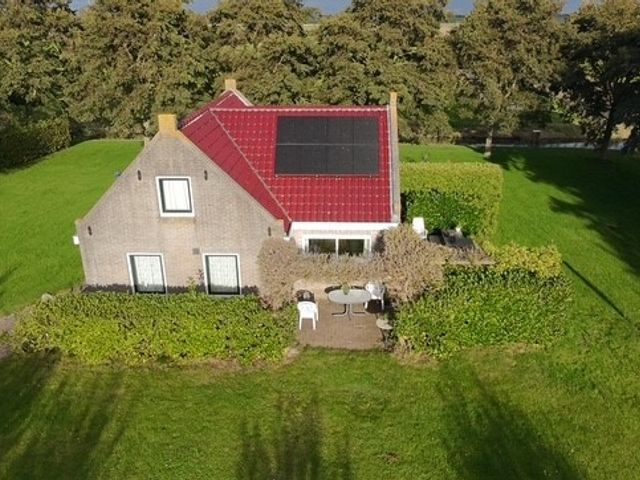 Bargereed 104, Tzummarum