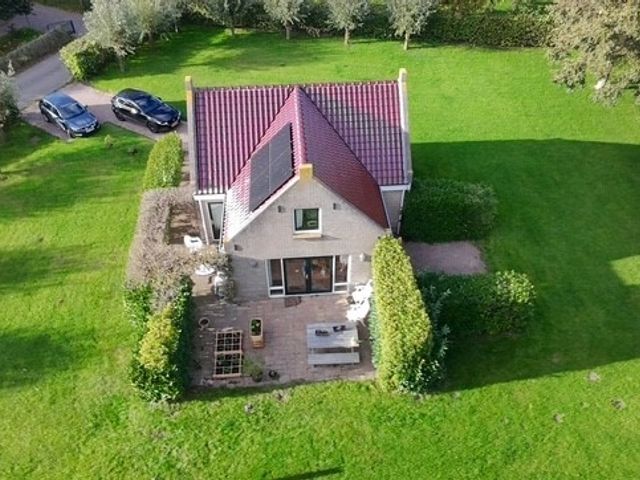 Bargereed 104, Tzummarum