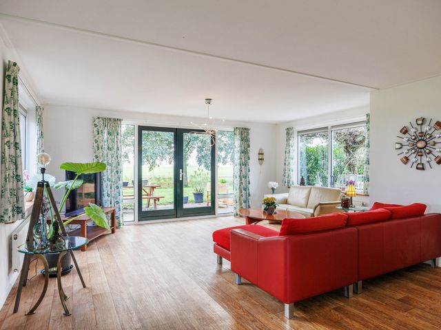 Bargereed 104, Tzummarum