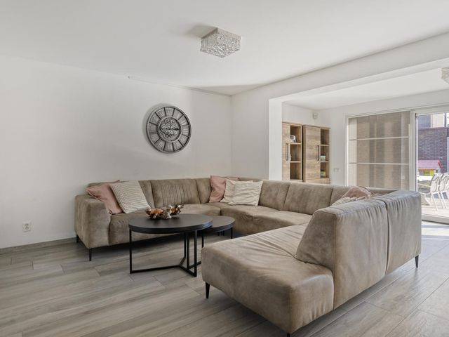 Spakenburglaan 76, Tilburg