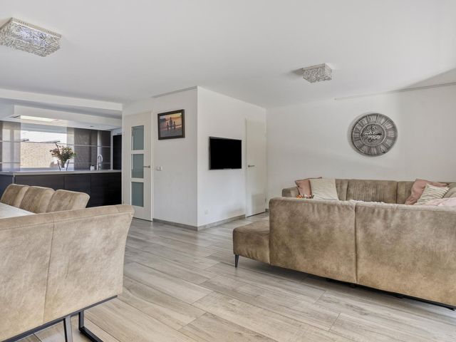 Spakenburglaan 76, Tilburg