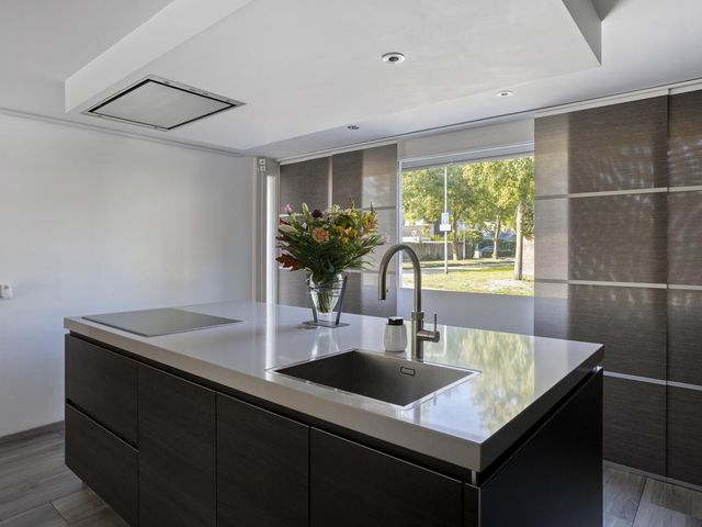 Spakenburglaan 76, Tilburg