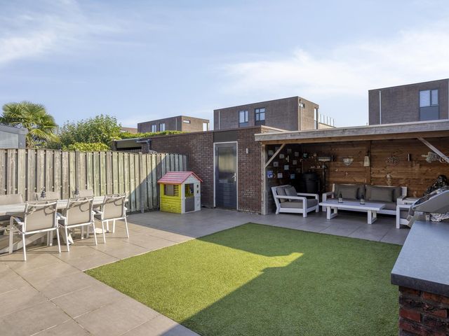 Spakenburglaan 76, Tilburg